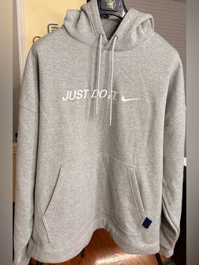 GORGEOUS “JUST DO IT” NIKE HOODIE!!!
Embroidered